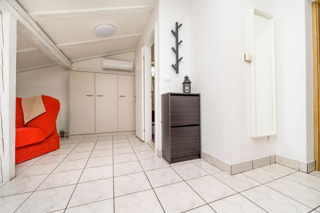House Rosa Leilighet Mali Lošinj Eksteriør bilde
