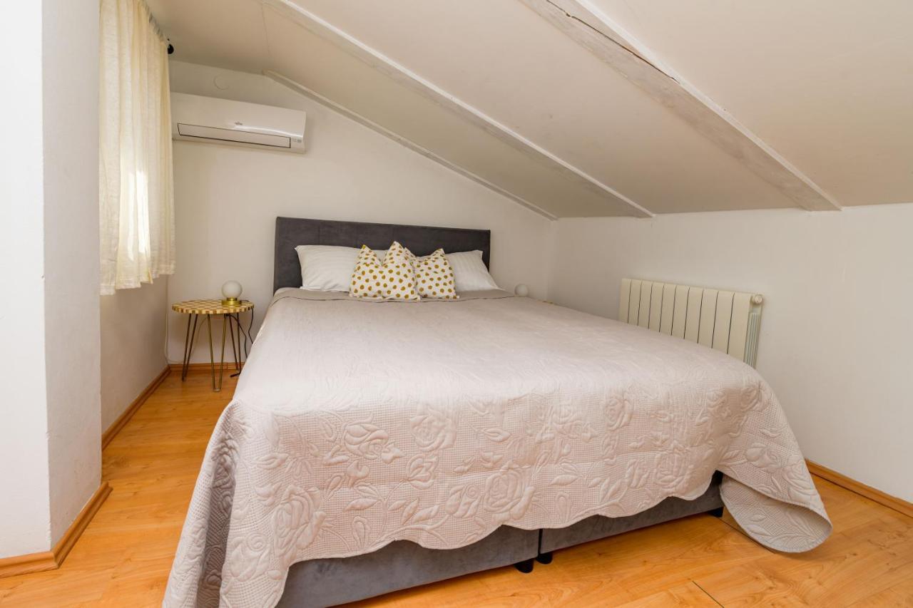 House Rosa Leilighet Mali Lošinj Eksteriør bilde